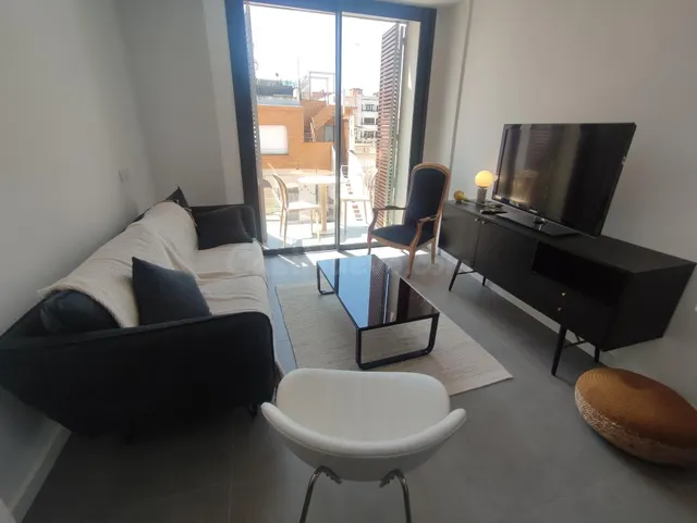 Excelente Duplex de obra nueva, impecable, confortable, cerc