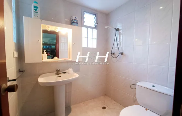 Amplio local con terraza en zona centro. / HH Asesores, Inmobiliaria en Burjassot / — 10