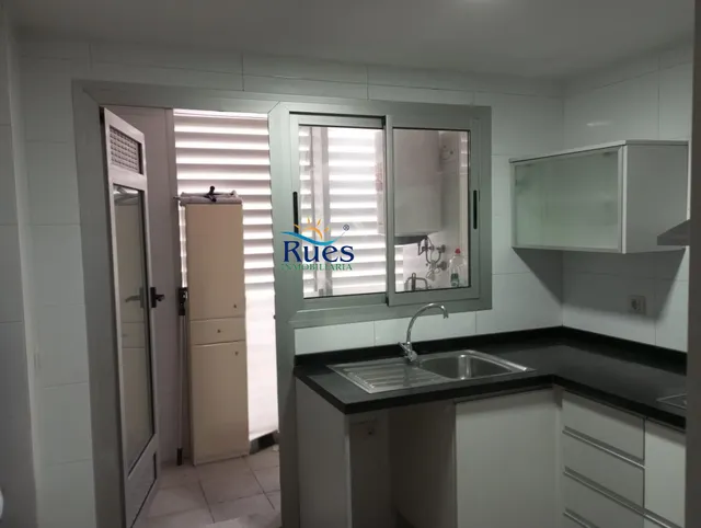 UBICADO EN ENTORNO RESIDENCIAL Y ZONA RELAJADA DE FÁCIL Y CÓMODO ACCESO — 11