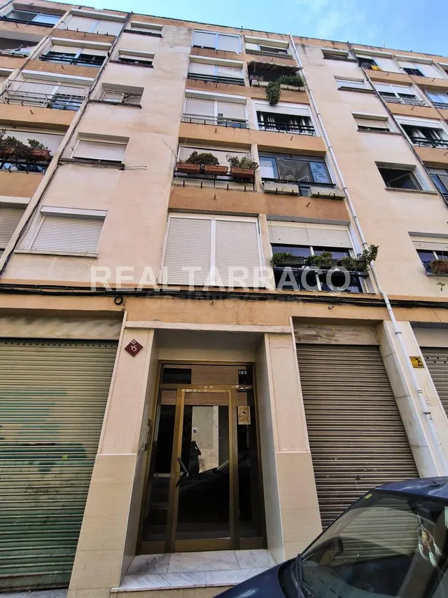 Oportunidad en Reus – Piso con inquilino y rentabilidad aseg - foto 3