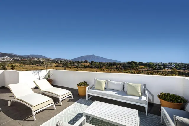 Exclusivo Ático de 2 Dormitorios con Solárium de 60 m2 y Vis