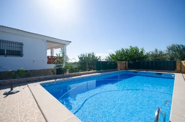 Ref. 04407.- Chalet con dos viviendas independientes, piscina y amplia parcela en Corral de Papel – Llíria — 37
