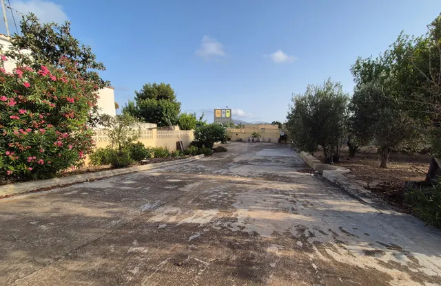 CASA EN EL CAMPO CERCA DEL PUEBLO — 3