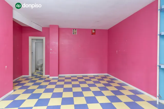 Local comercial en venta en calle agustina de aragón — 7