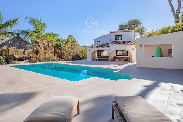 VILLA ADELA · ARQUITECTURA MEDITERRÁNEA, AMPLITUD Y VIDA FAMILIAR EN TOSALET JÁVEA — 16