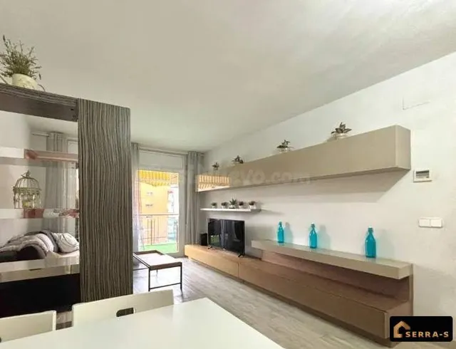 Apartamento con terraza, piscina y licencia turística a 300 metros de la playa en Santa Susanna — 4