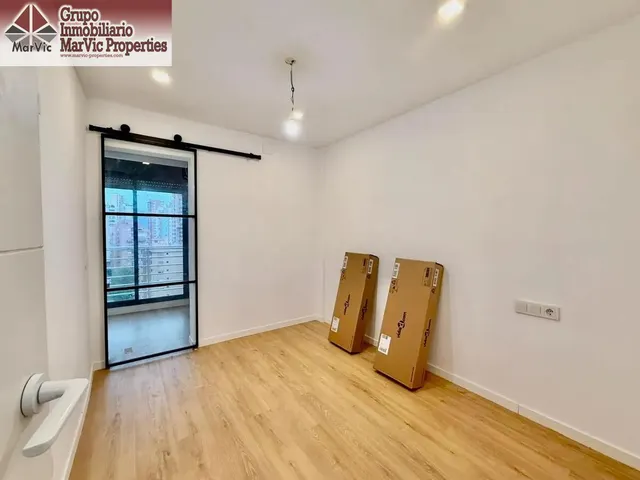 Acogedor Apartamento Reformado en Benidorm con Piscina y Vistas al Sureste — 12