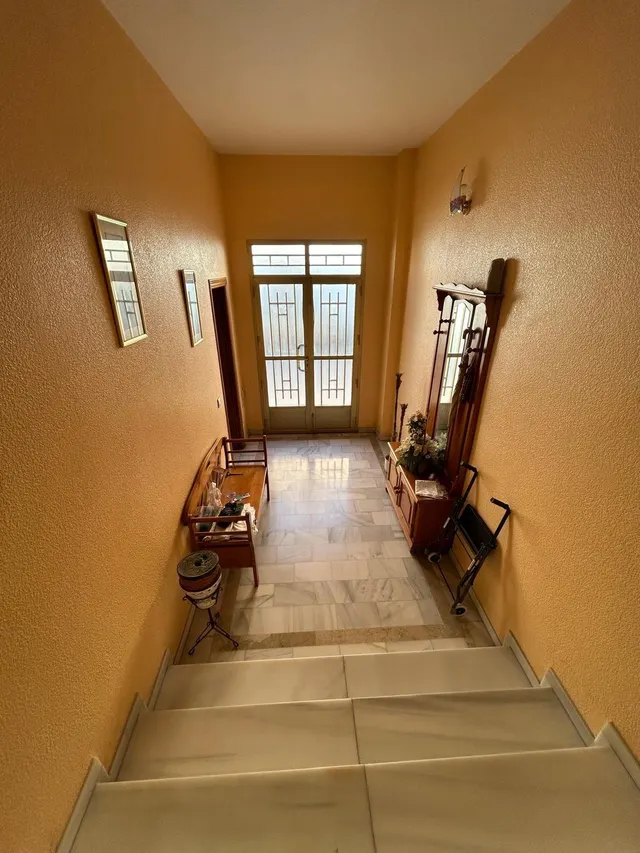 VIVIENDA SOBRE LOCAL EN SANTA MARÍA DEL ÁGUILA — 19