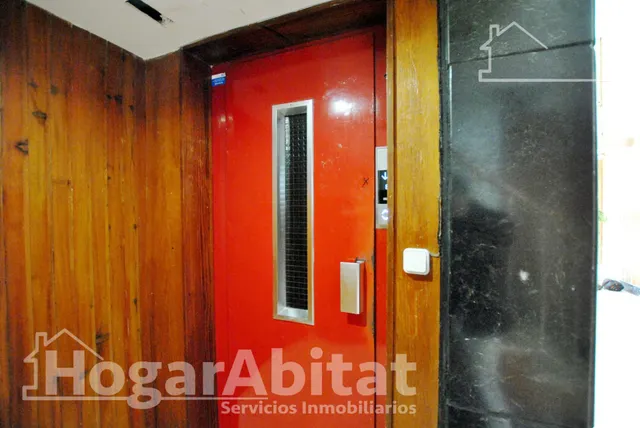 ¡GRAN OPORTUNIDAD! AMPLIO, BONITO Y EXTERIOR CON TERRAZA EN EL CENTRO — 48