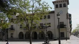 Edificio con proyecto de reforma para actividades sanitarias - foto 4