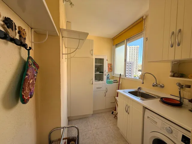 Fantástico piso de dos dormitorios en el centro de Benidorm — 16