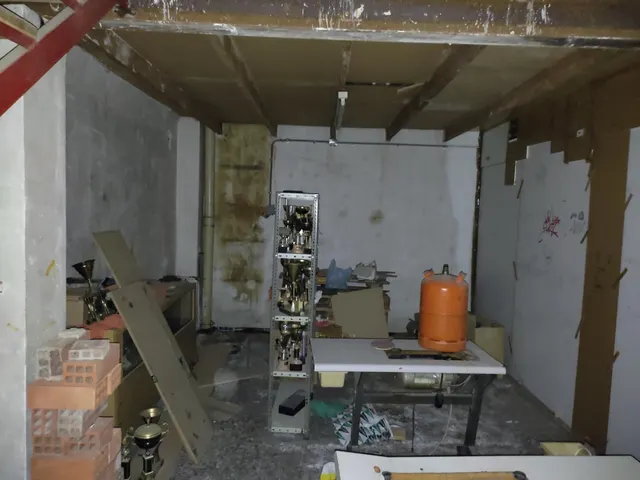LOCAR HACIENDO ESQUINA FICCIA ,, con 5 escaparates JUNTO A CONSUM — 12