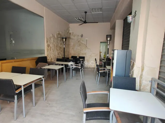 SE VENDE LOCAL CON CAFETERIA-BAR MONTADO CON LICENCIA EN BUENA ZONA DE NOVELDA — 10