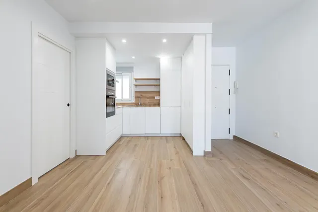 Amplio Apartamento con Licencia Turística en el Corazón de la Ciudad — 3
