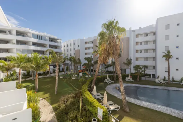 Piso con gran terraza y vistas al Campo de Golf — 40