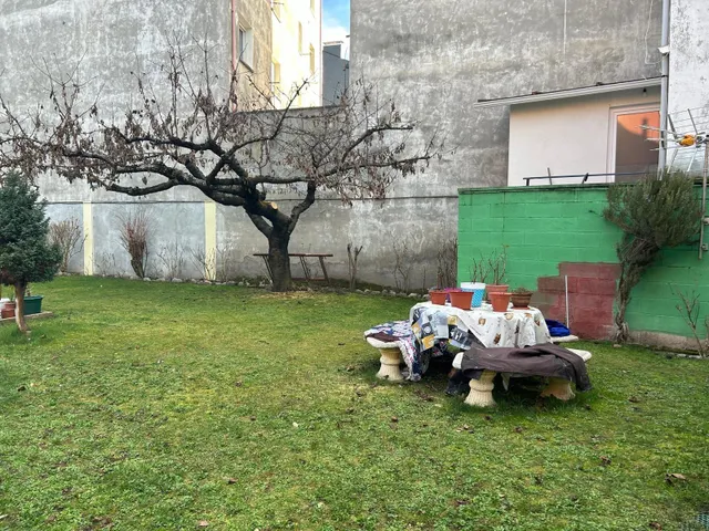 SE VENDE PARCELA URBANA CON CASA PREFABRICADA — 11