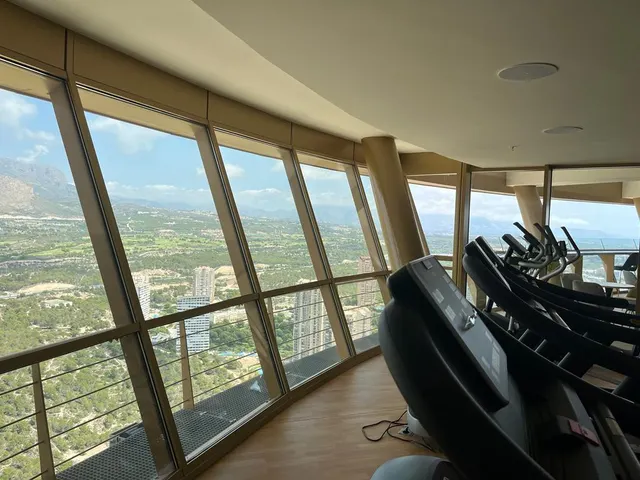 Se vende precioso apartamento en Benidorm con 2 dormitorios, parking y trastero — 21