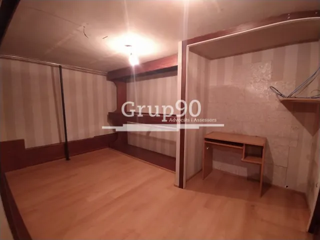 OPORTUNIDAD PARA TU NEGOCIO !! LOCAL EN EL EIX COMERCIAL — 16