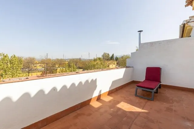 BONITA Y AMPLIA CASA ADOSADA DISPONIBLE EN MARACENA!! — 46