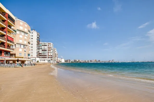 Ático reformado en venta en Torrevieja a 100 metros de la playa del acequión, con 3 dormitorios y 2 terrazas — 44