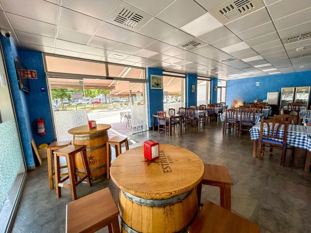 Un acogedor restaurante ubicado en una zona prestigiosa de l