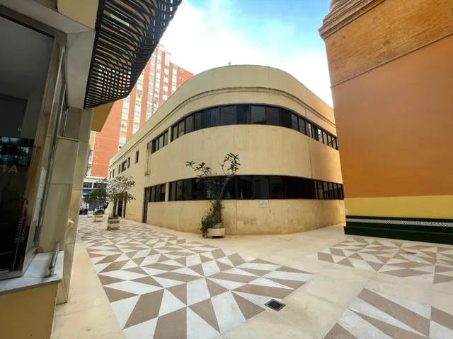 Piso junto a la Plaza de Toros. — 41