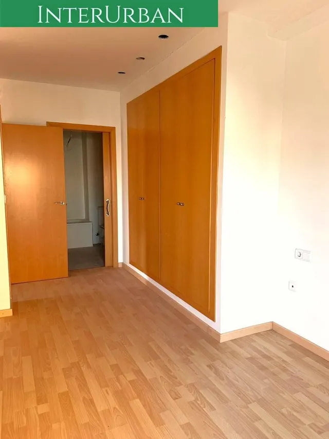 Piso de 2 dormitorios con garaje, ascensor y vistas a Mura — 9