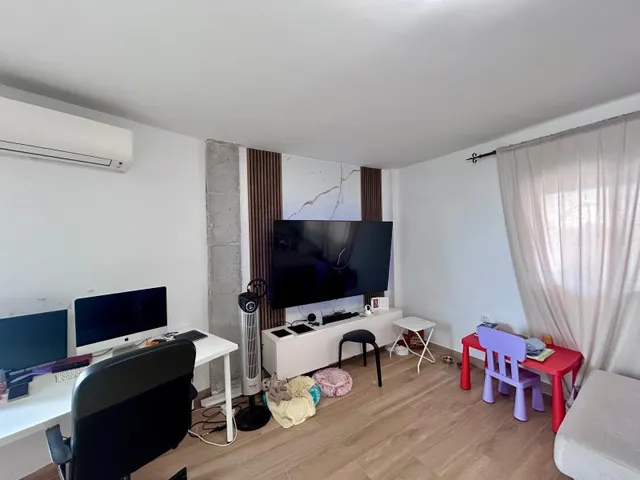 Casa adosada en esquina con piscina privada, jardín y vistas a la Bahía de Málaga — 7