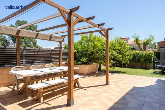 CASA ESQUINERA EN RESIDENCIAL AIGÜESVERDS DE REUS — 7