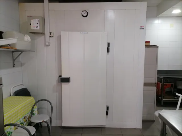 OPORTUNIDAD VIVIENDA + NEGOCIO EN CACABELOS — 31