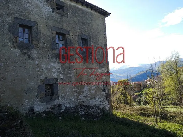 CASA PARA REFORMAR CON TERRENO. SOBA — 16