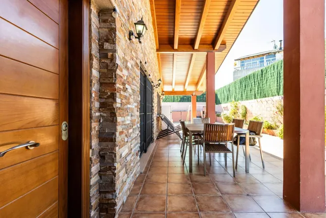 Casa con piscina, espacio y calidad en can font - ca n'avellaneda — 33