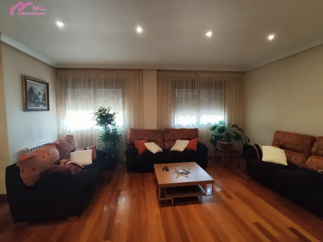 LUJOSO CHALET INDEPENDIENTE EN VENTA EN EL RAAL — 23