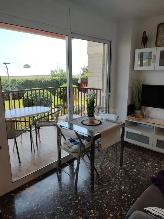EN VENTA APARTAMENTO PREMIA DE MAR, FRENTE AL MAR — 3