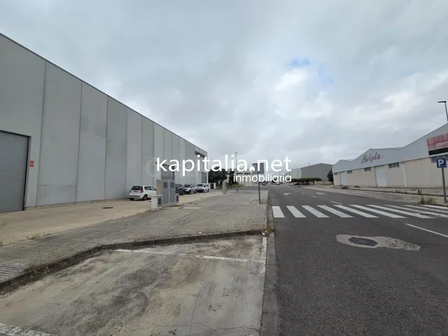 Parcela industrial urbanizada a la venta en Ontinyent - foto 3