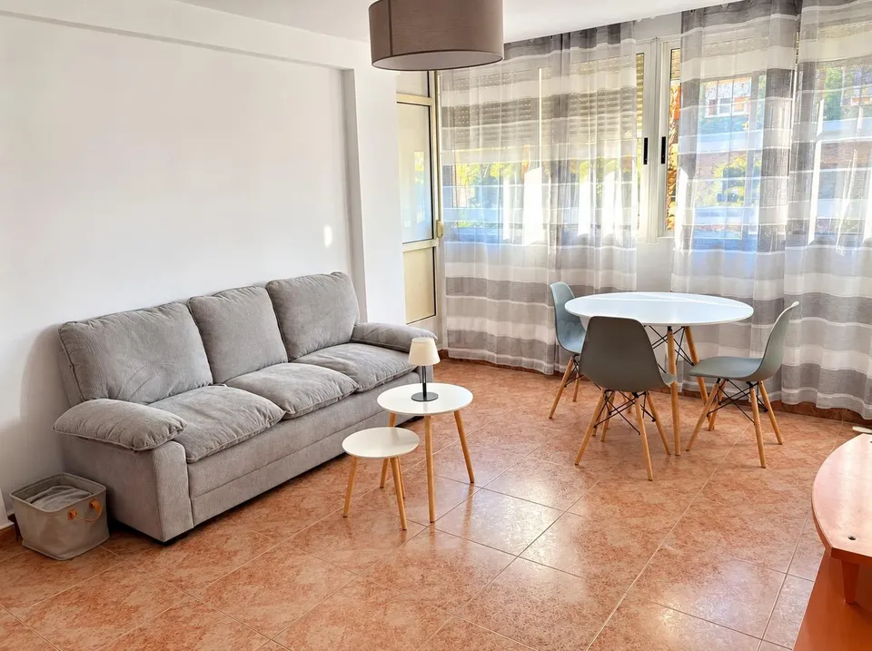 Piso de 3 habitaciones con terraza en Marxalenes