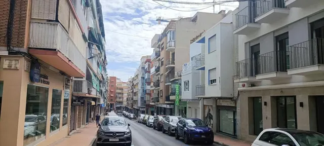 MAGNIFICO PISO DE TRES DOMITORIOS Y DOS BAÑOS REFORMADO CERCA DEL MAR — 34