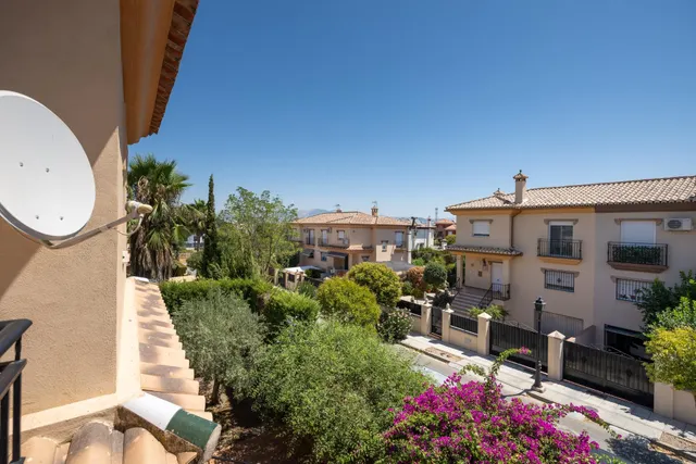 Preciosa Casa Pareada en Urbanización El Ventorrilo (Vegas del Genil) — 33