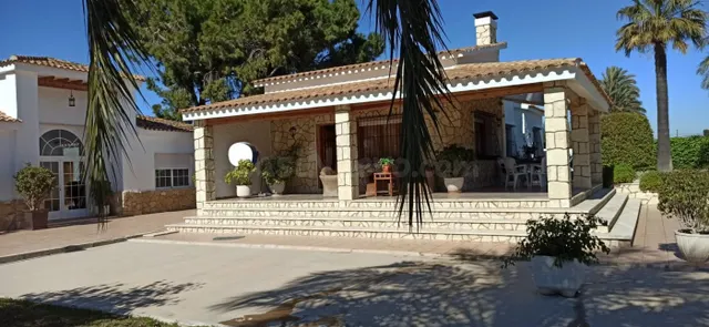 EXELENTE VILLA EN PERLETA MAITINO - foto 3