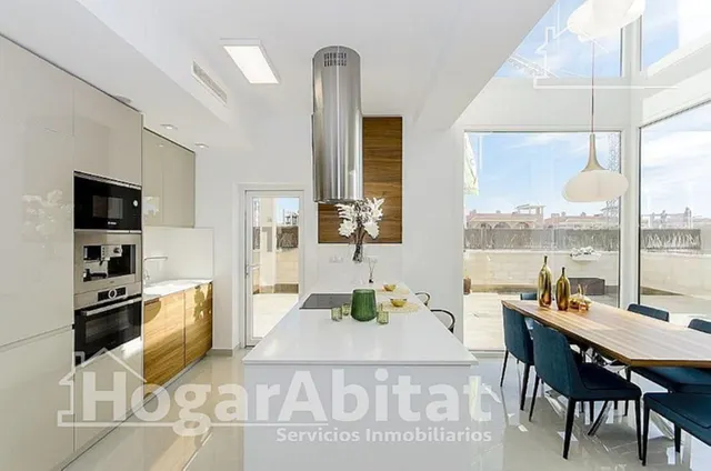 MARAVILLOSO CHALET CON JARDÍN, PISCINA Y GARAJE — 24