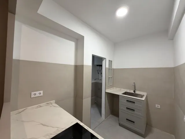 Piso reformado de 3 habitaciones con patio en Gràcia — 10