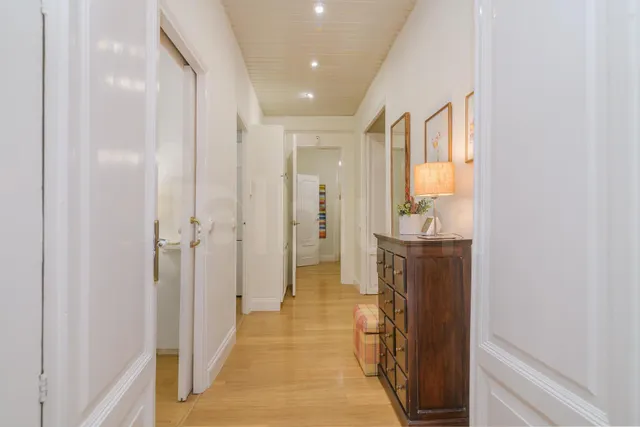 Vivienda con balcón y ascensor en pleno corazón del Gòtic — 38