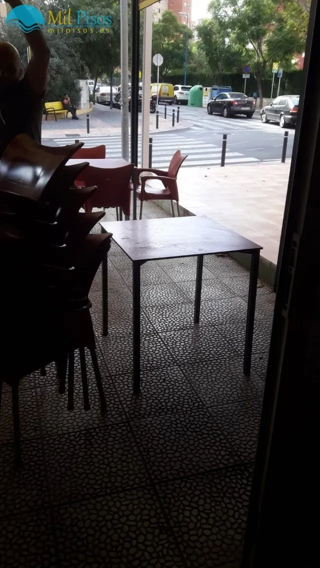 Bar en Benidorm con terraza — 12
