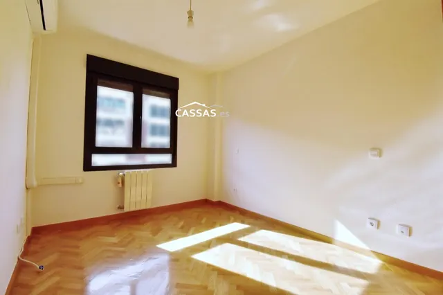 JARDINES DE MADRID con 2 habitaciones. Garaje, trastero y piscina. — 31