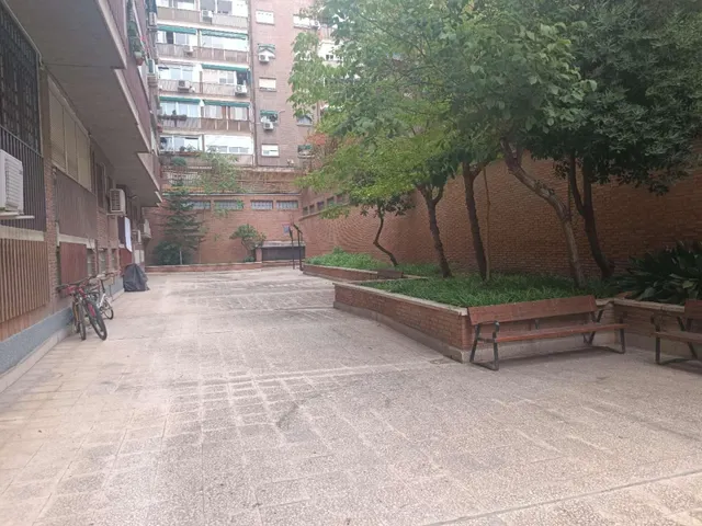Exterior de 3 dormitorios 2 baños mas aseo de cortesia, para entrar a vivir, buena finca, portero fisico y de fin de semana, zonas comunes ajardinadas y deportivas, excelente zona y muy bien comun — 40