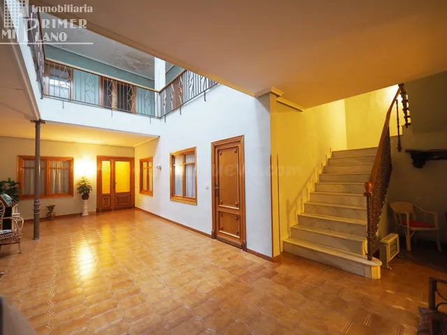 Amplia Casa en el Corazón de Tomelloso - ¡Ideal para Familia