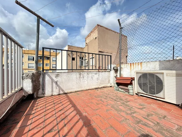 Amplio y acogedor 4º SIN ASCENSOR en zona Pisos Grises (Elche) — 10