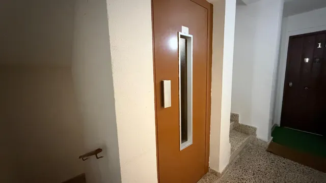 Piso de 3 dormitorios y 2 baños para reformar a 150 m de la Playa del Acequión — 31