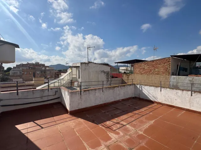 Casa con amplia cochera, terraza y patio. — 22