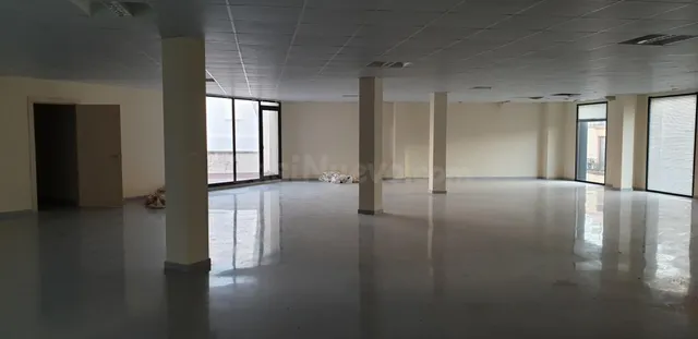 Local multifuncional de 250 m2 con posibilidad de cambio de  - foto 2